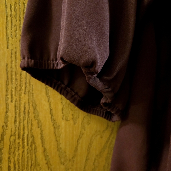 Elegant Burgundy Lace Detail Women's Top - Picture 5 of 6